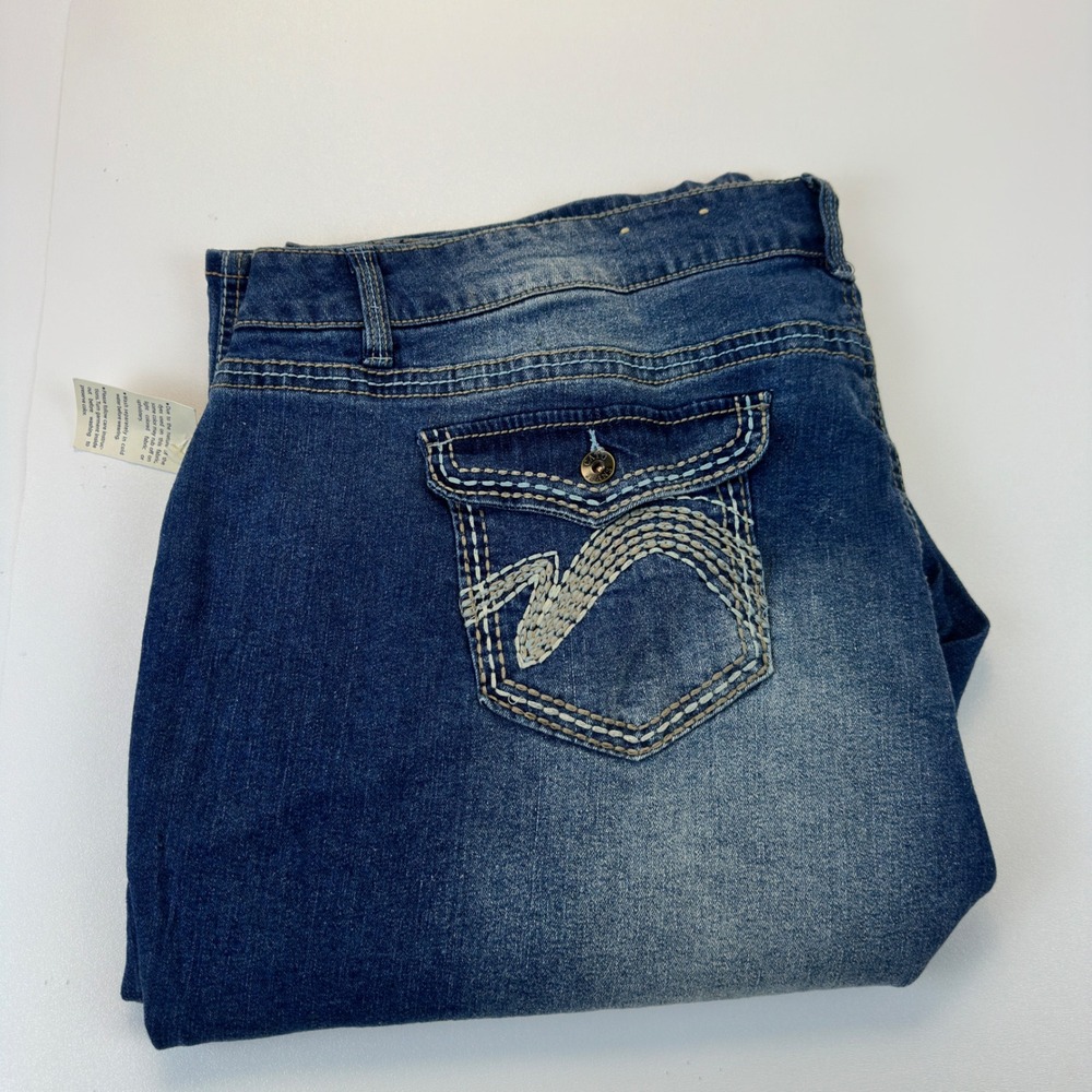 Women's Denim Bermuda Shorts - Blue - Picture 11 of 11